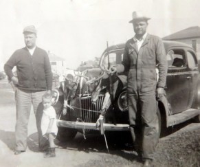 Charlie Benskin with Charles, Grover Benskin (two deer on fenders of car)